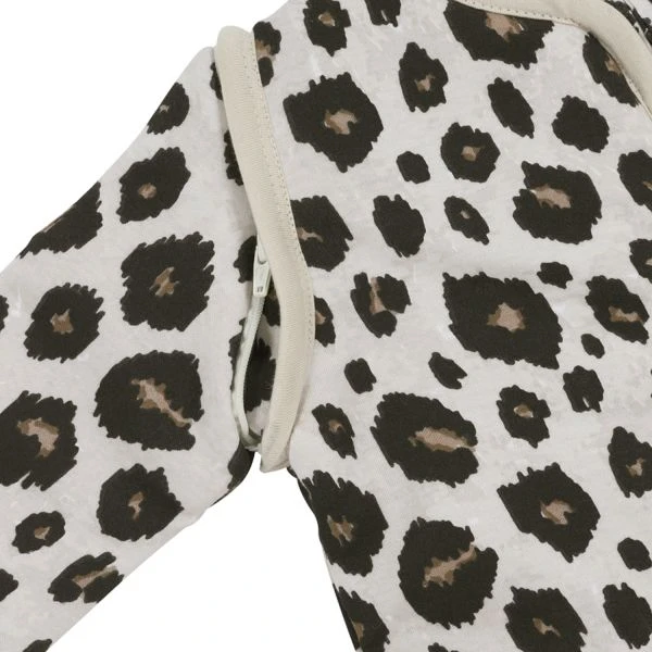 Meyco Leopard Slaapzak - 60 cm - Sand Meyco Leopard Slaapzak - 60 Cm - Sand -Babyseries Winkel Meyco Leopard Slaapzak 60 cm Sand 4 67e3