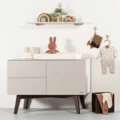 Kidsmill Sixties Babykamer Oatmeal / Walnoot | Bed 60 X 120 Cm + Commode 4 Kidsmill Sixties Babykamer Oatmeal / Walnoot | Bed 60 X 120 Cm + Commode -Babyseries Winkel Sixties oatmeal 70x140cm SFEER bw Commode 17bd
