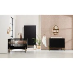 Kidsmill Boutique Babykamer Zwart / Bras | Bed 60 X 120 Cm + Commode -Babyseries Winkel boutique sfeer 4 90e8