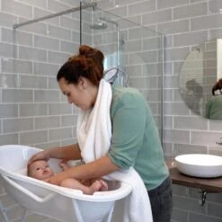 Doomoo Dry'n Play Badcape 4 Doomoo Dry'n Play Badcape -Babyseries Winkel doomoo drynplay lifestyle 03 bea9