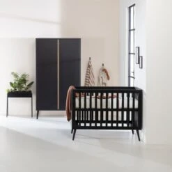 Europe Baby Sterre Babybed Zwart / Oak 60 X 120 Cm -Babyseries Winkel europe baby sterre babybed zwart oak 60 x 120 cm 4 ab02