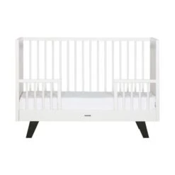 Kidsmill Lars Babykamer -Babyseries Winkel lars ledikant wit zwart 70 x 140 cm peuterzijde 2 1aa0