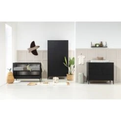 Kidsmill Levi Babykamer | Bed 60 X 120 Cm + Commode Zwart Eiken -Babyseries Winkel levi zwart rechte poot sfeer 1 3 1 7670