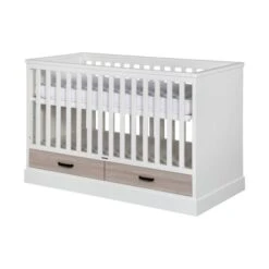 Kidsmill Newport Babykamer Wit / Eiken | Bed 60 X 120 Cm + Commode -Babyseries Winkel newport ledikant wit eiken greep zwart 60 x 120 cm 2 1 55ff